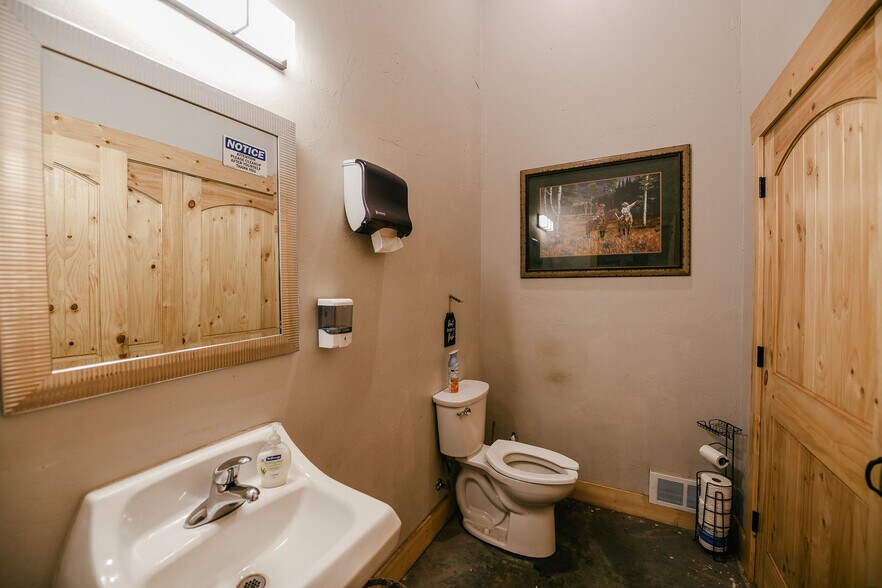 More Photos Of 40 Taylor dr, Dillon Industrial For Sale