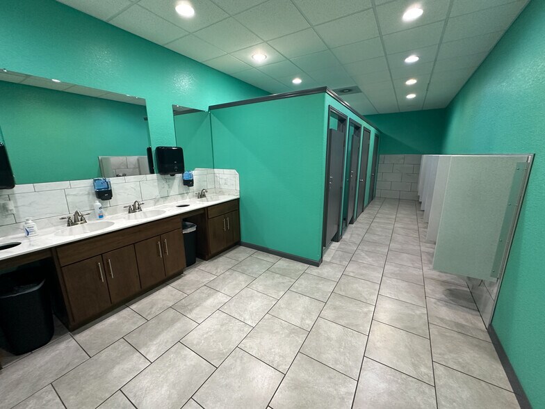 More Photos Of 3099 Highway 95, Mountain Grove Restaurant For Sale