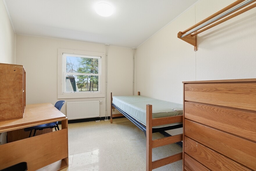 More Photos Of 893 West St, Amherst Schools For Sale