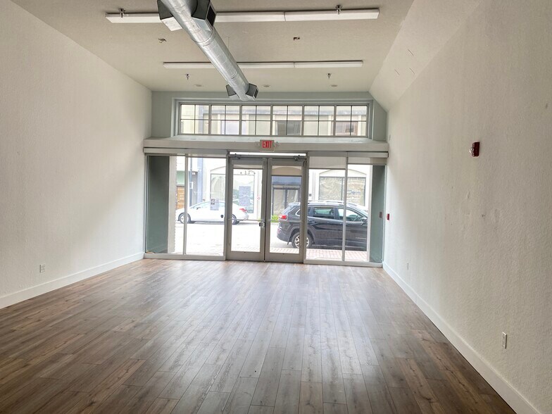 More Photos Of 20 3rd St SW, Winter Haven Storefront Retail Office For Lease