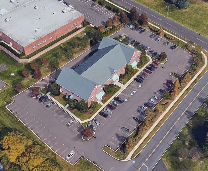 More Photos Of 54 Friends Ln, Newtown Office For Lease