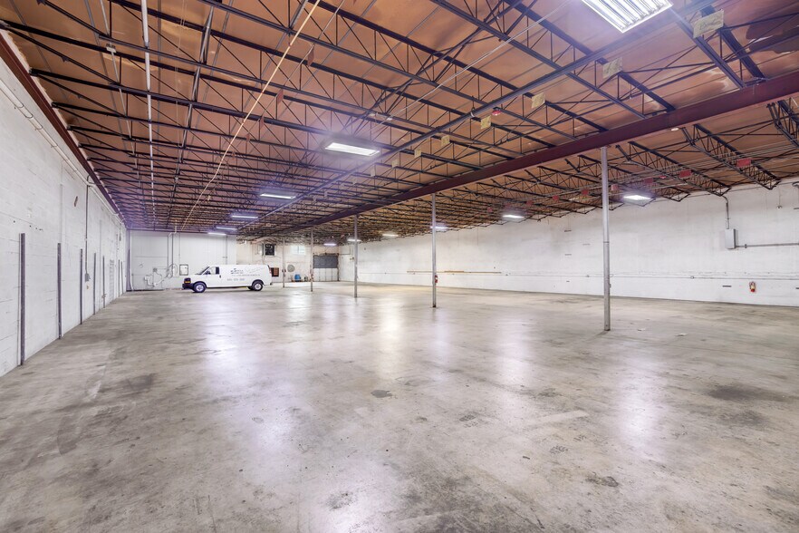 More Photos Of 7725 W 2nd Ct, Hialeah Warehouse For Sale
