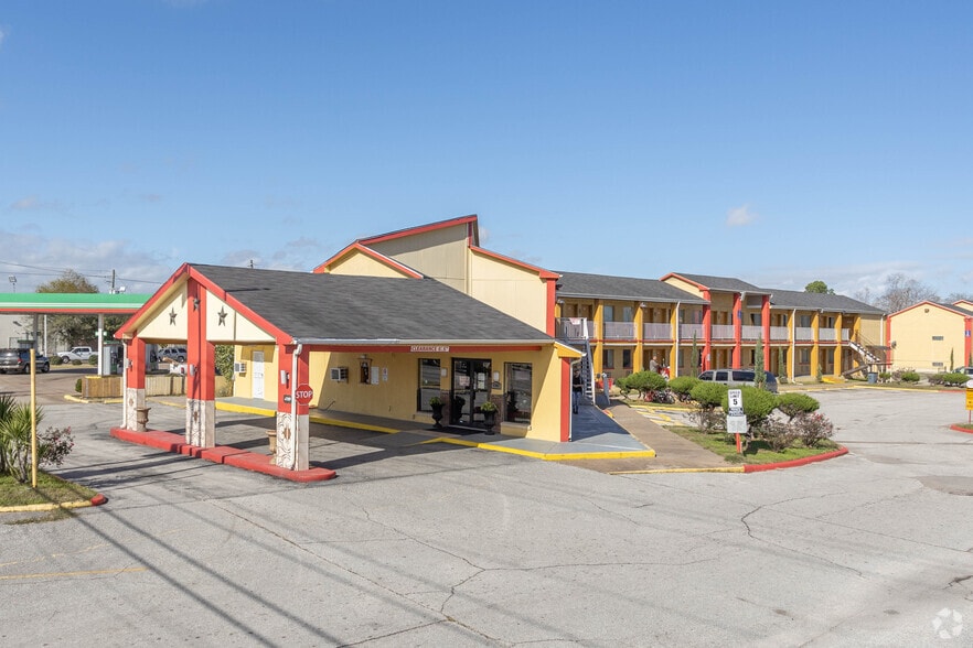 Primary Photo Of 4709 Spencer Hwy, Pasadena Hotel For Sale