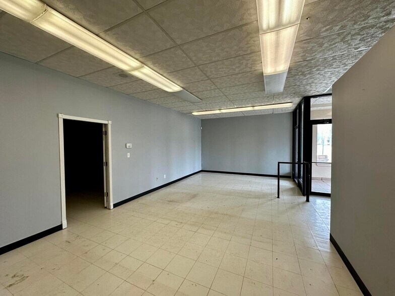 More Photos Of 129 N Main St, Tekonsha Freestanding For Sale