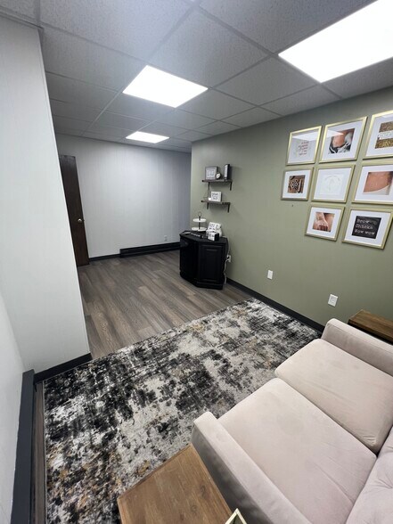 More Photos Of 1521-1611 Losey Blvd S, La Crosse Freestanding For Lease