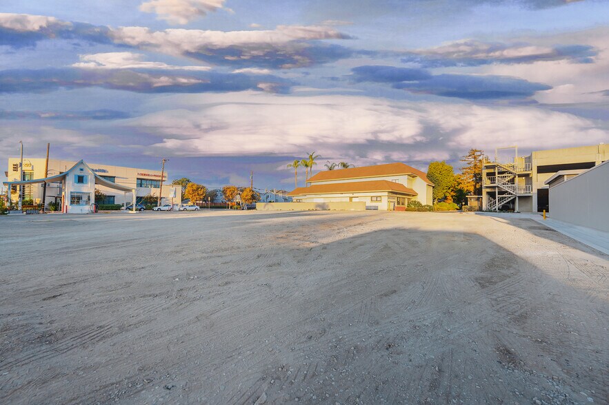 More Photos Of 305 S Main St, Orange Land For Lease