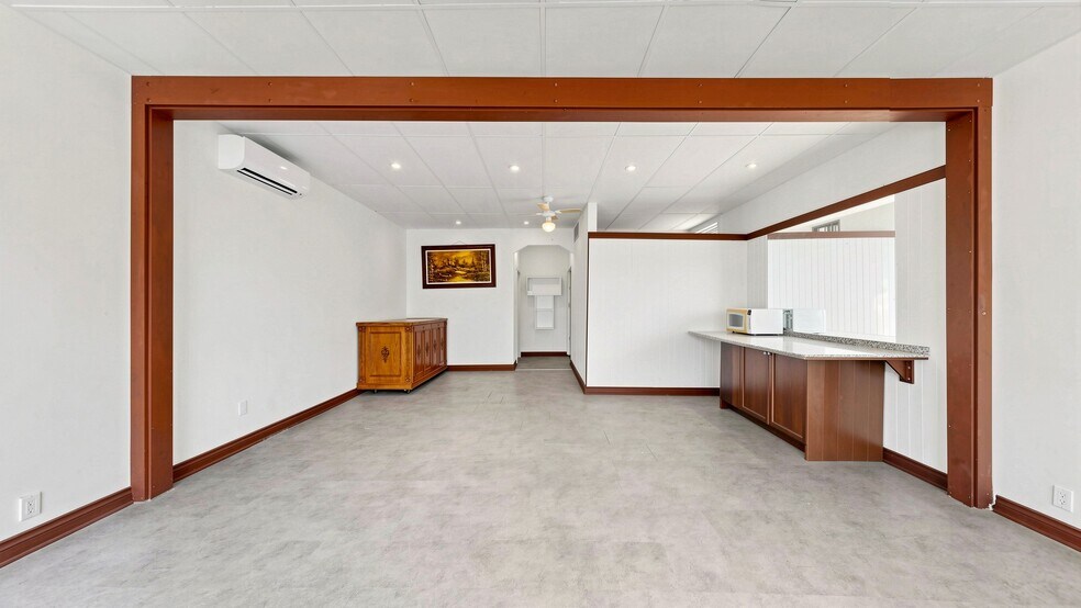 More Photos Of 956 Lake Dr E, Georgina Storefront Retail Residential For Sale