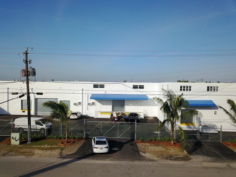 More Photos Of 3500 NW 71st St, Miami Warehouse For Lease