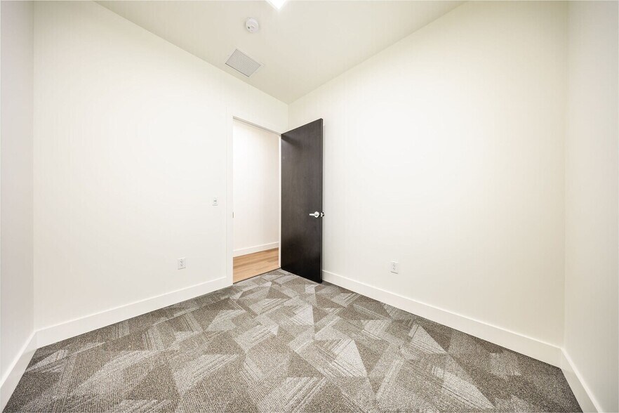 More Photos Of 741 Ciara Creek Cv, Longwood Medical For Sale