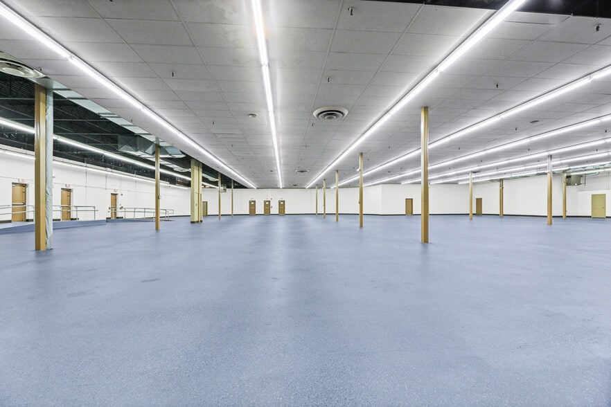 More Photos Of 3475 Ridge Rd, Cleveland Skating Rink For Sale