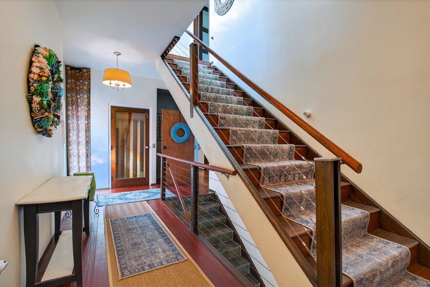 More Photos Of 5657 Shore S blvd, Gulfport Specialty For Sale