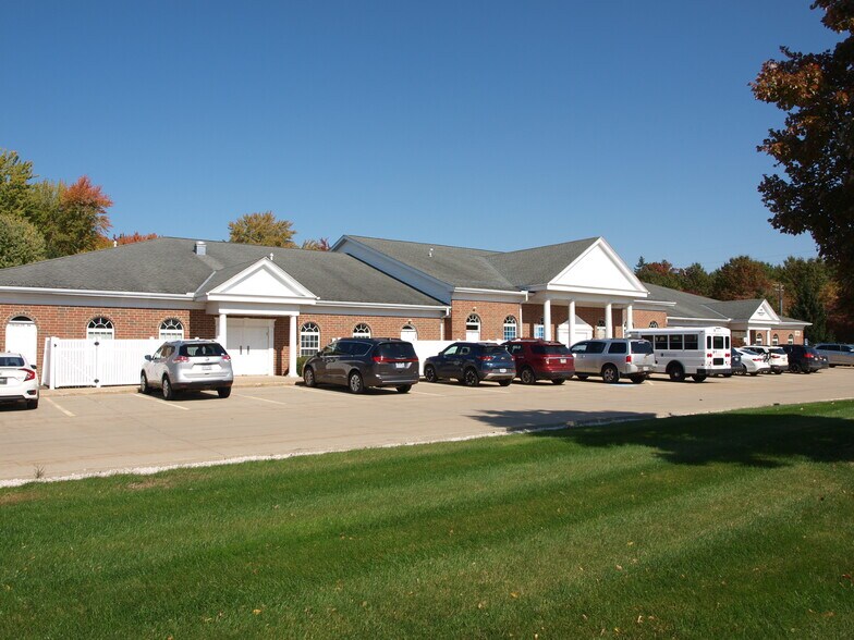 More Photos Of 16706 Chillicothe Rd, Chagrin Falls Office For Lease