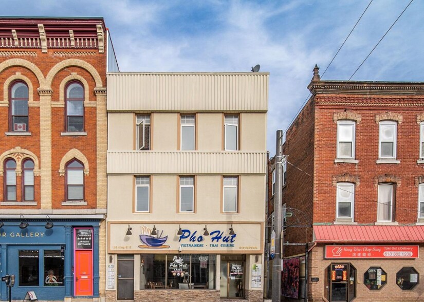 More Photos Of 138 King St E, Gananoque Restaurant For Lease