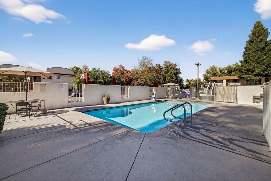 More Photos Of 725 Broadway St, Chico Hotel For Sale