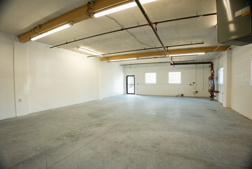 More Photos Of 1591 W Alameda Ave, Denver Showroom For Lease