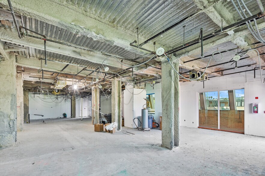 More Photos Of 413-445 N Rodeo Dr, Beverly Hills Coworking Space