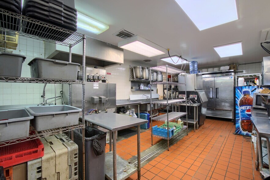 More Photos Of 1725 George Washington Memorial Hwy, Gloucester Point Restaurant For Sale