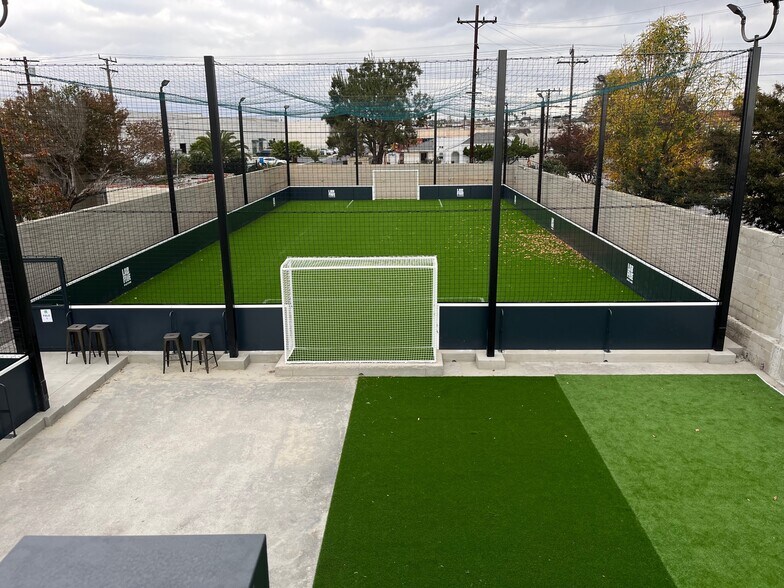 More Photos Of 14000 Halldale Ave, Gardena Industrial For Sale