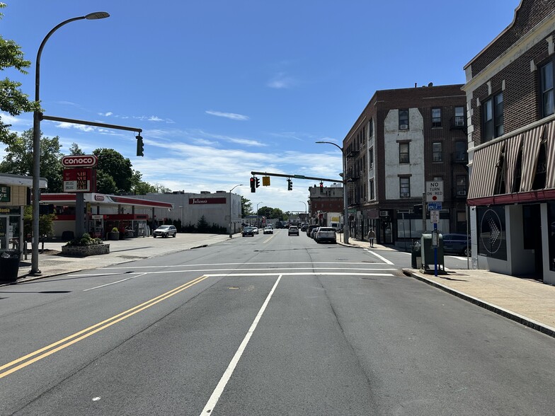 More Photos Of 677 Main St, New Rochelle Storefront Retail Office For Lease