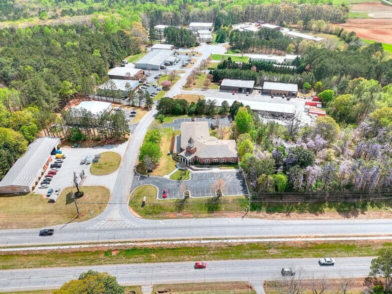 More Photos Of 500 Plantation Park Dr, Loganville Office For Lease