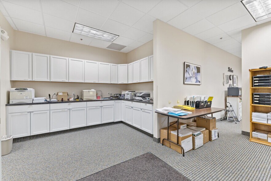 More Photos Of 300 Coon Rapids Blvd NW, Coon Rapids Office Residential For Lease