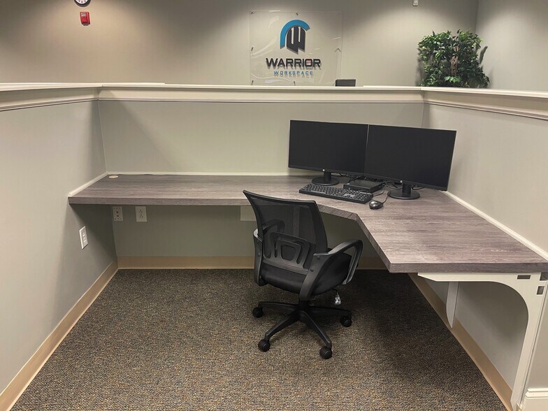 More Photos Of 13310 S Ridge Dr, Charlotte Medical For Lease