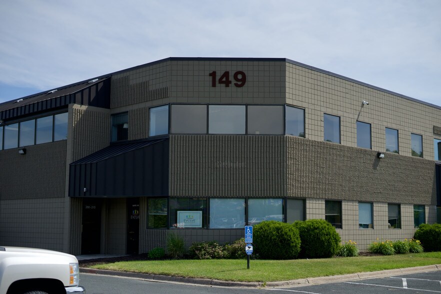 More Photos Of 149 Thompson Ave, West Saint Paul Warehouse For Lease