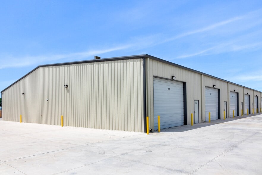 More Photos Of 140 Cain Dr, Haysville Industrial For Sale