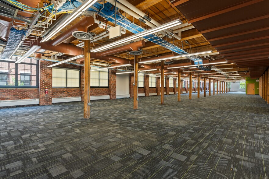 More Photos Of 140 Mill St, Lewiston Office Residential For Sale