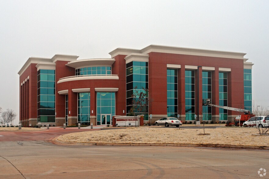 More Photos Of 14201 Caliber Dr, Oklahoma City Office For Lease