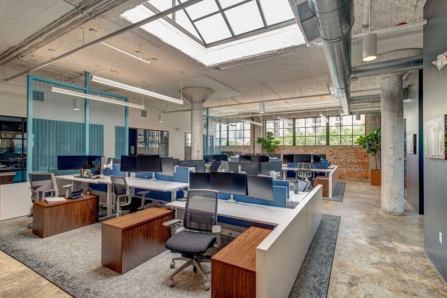 More Photos Of 2301 Commerce St, Houston Loft Creative Space For Lease