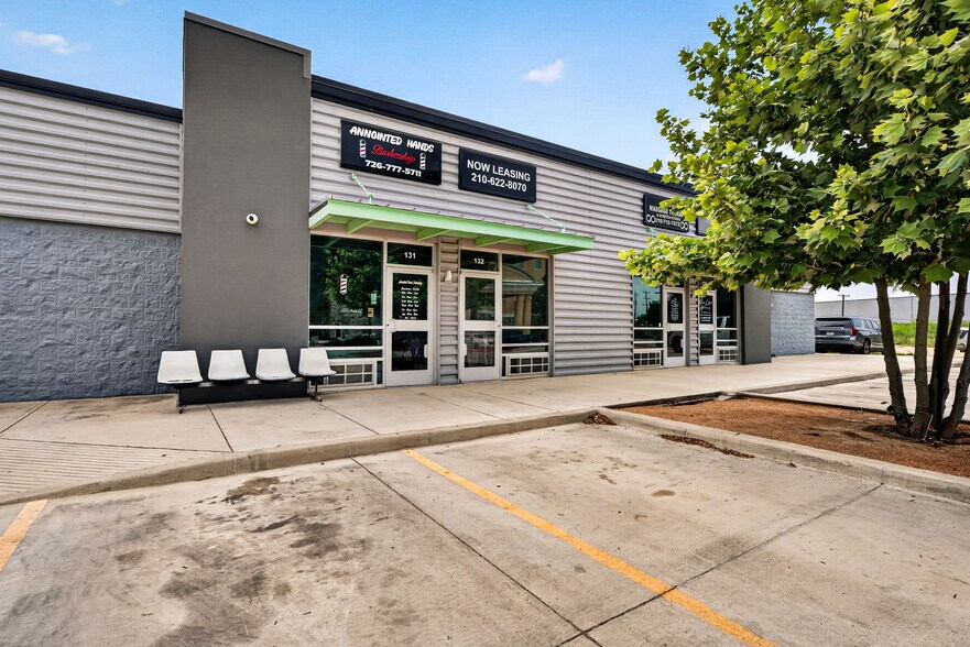More Photos Of 8114 City Base Landing, San Antonio Unknown For Lease