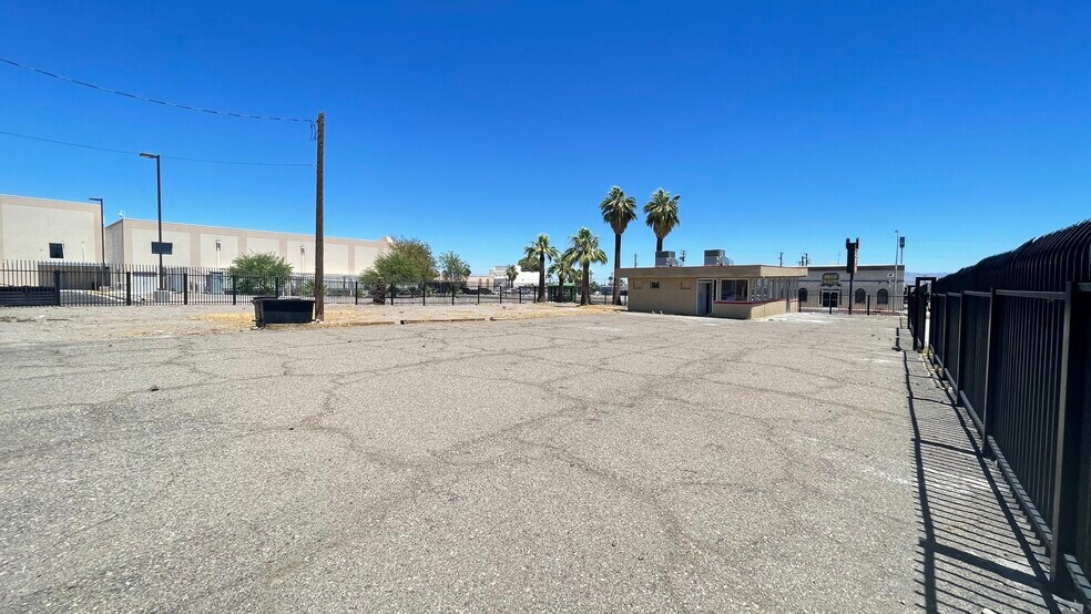 More Photos Of 701 W Broadway St, Needles Fast Food For Sale