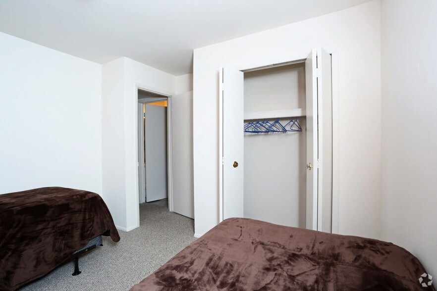 More Photos Of 831 Green Rd, Ypsilanti Apartments For Sale