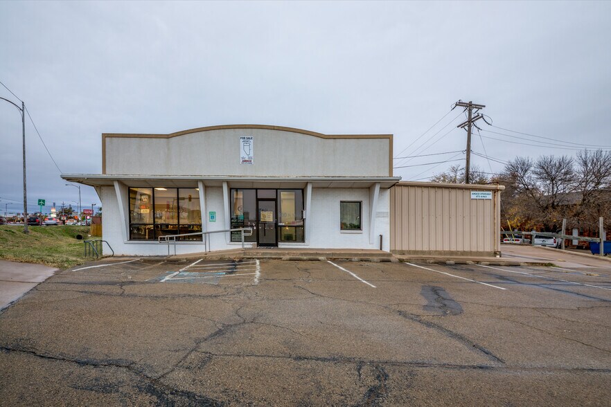 More Photos Of 800 N Main St, Stillwater Office For Sale