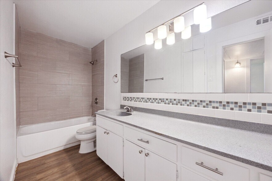 More Photos Of 7304 Twin Crest Dr, Austin Apartments For Sale