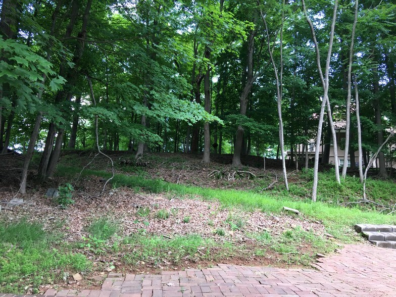 More Photos Of 968 Somerset St, Watchung Office For Sale