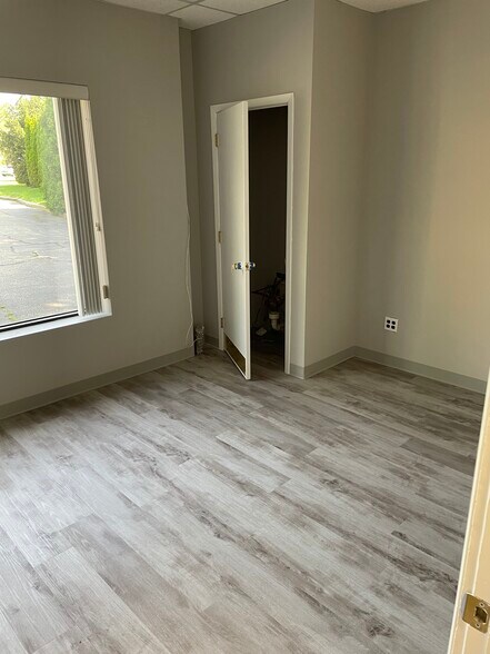 More Photos Of 189 Main Rd, Riverhead Medical For Lease