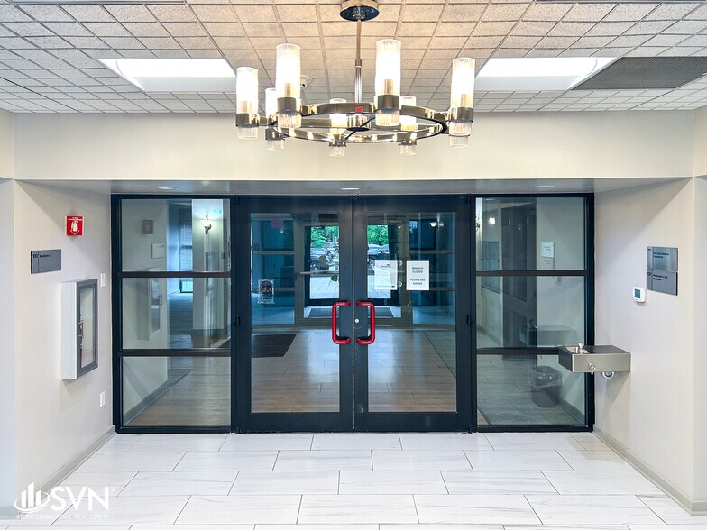 More Photos Of 100 United Bank Sq, Georgetown Office For Lease