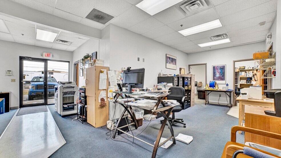 More Photos Of 961 N Main St, Mansfield Warehouse For Lease