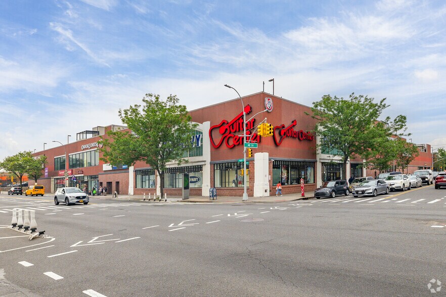 Primary Photo Of 48-18 Northern Blvd, Long Island City Storefront For Lease