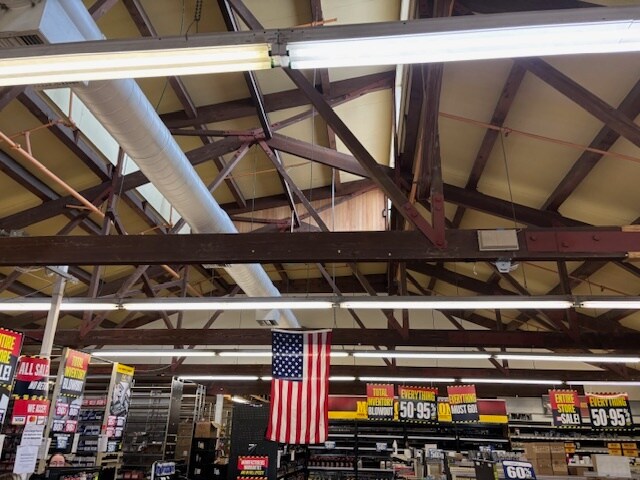 More Photos Of 2120 E Powell Blvd, Gresham General Retail For Sale