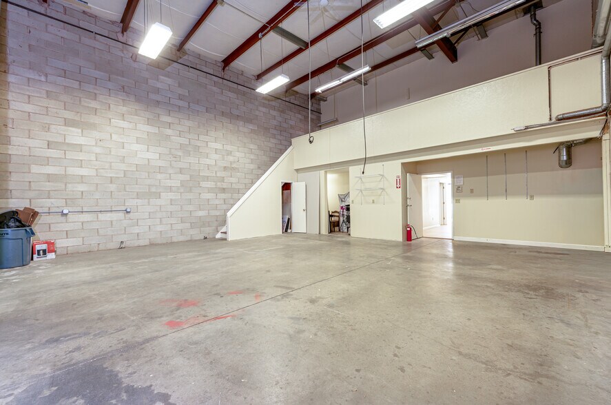 More Photos Of 540 E Main St, Branford Flex For Sale