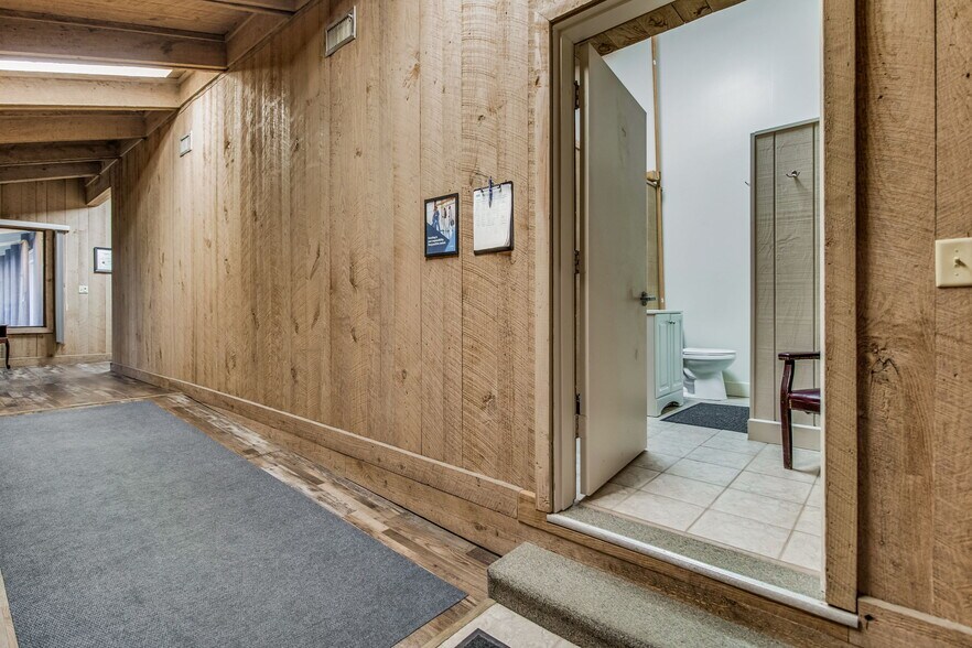 More Photos Of 725 S J St, Pensacola Office Residential For Sale