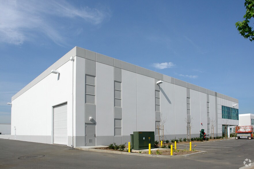 More Photos Of 13165 Sandoval, Santa Fe Springs Warehouse For Lease