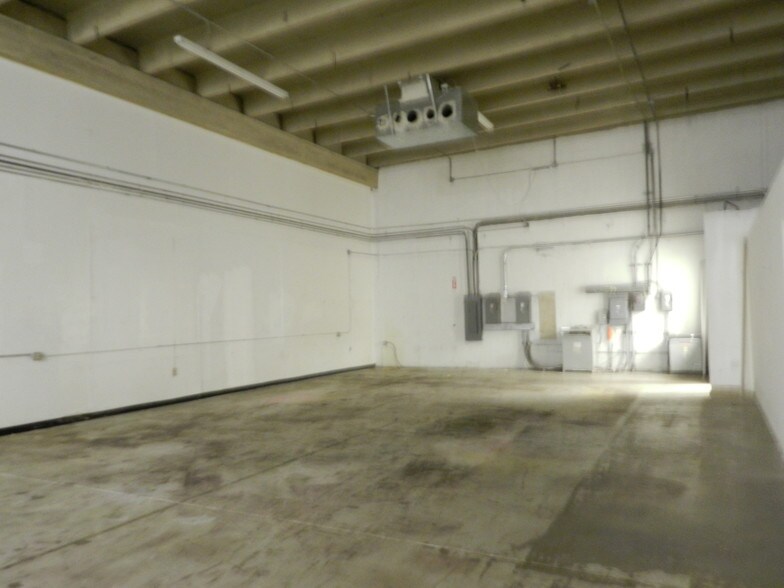 More Photos Of 4093 N 28th Way, Hollywood Warehouse For Lease