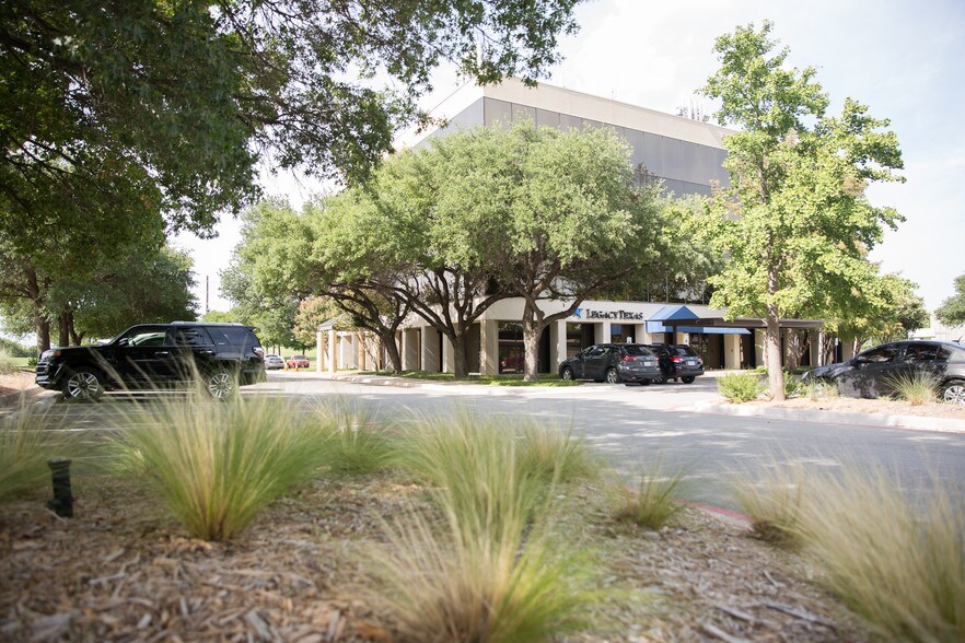 More Photos Of 4560 Belt Line Rd, Addison Medical For Lease