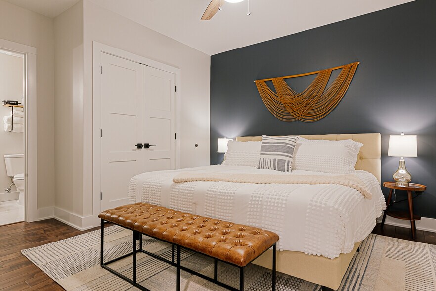 More Photos Of 122 College St, Asheville Storefront Retail Residential For Sale