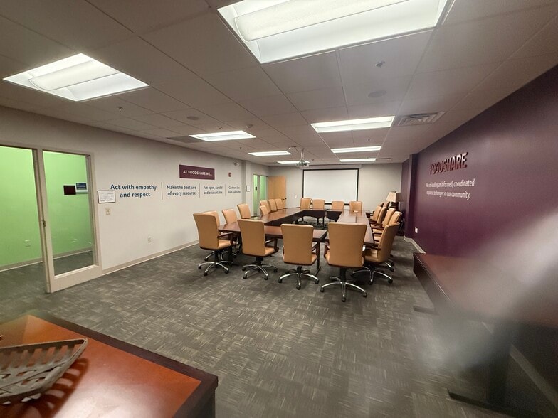 More Photos Of 450 Woodland Ave, Bloomfield Warehouse For Sale