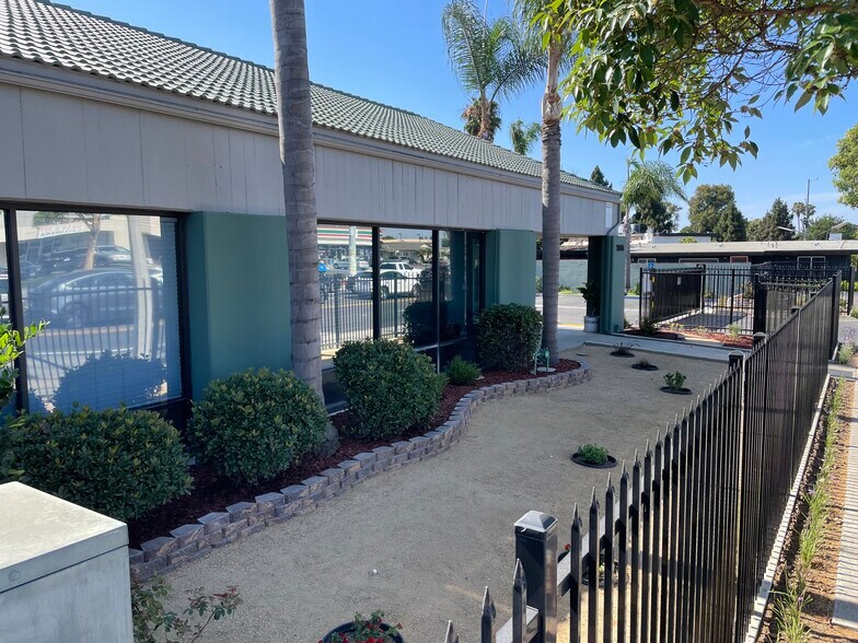 More Photos Of 2131 Placentia Ave, Costa Mesa Manufacturing For Lease